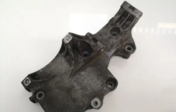 Volkswagen Golf V Generator/alternator bracket 03G903143A