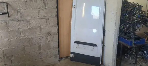 Iveco Daily 5th gen Back/rear loading door 