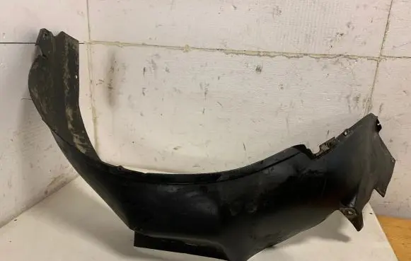 Audi 80 90 S2 B4 Front wheel arch liner splash guards 8A0821171D
