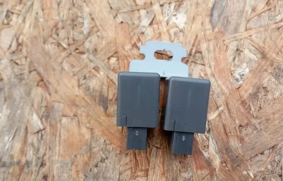 Renault Koleos I Relay mounting block 24330C9900