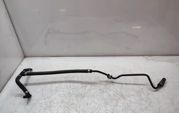 Mercedes-Benz CLS C218 X218 Engine coolant pipe/hose A2125011925