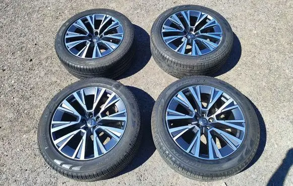 Volvo XC90 R20 alloy rim 32243456