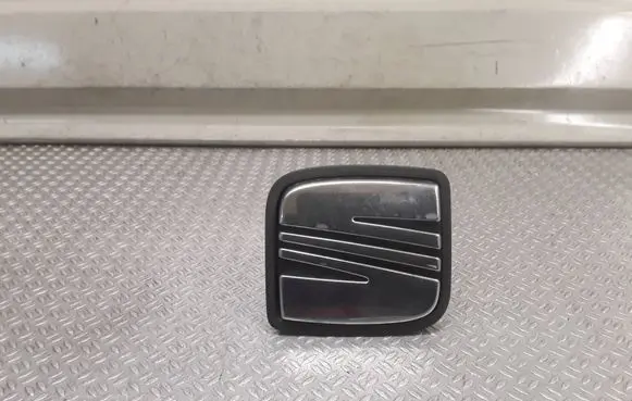 Seat Ibiza IV (6J,6P) Tailgate/trunk/boot exterior handle 6J4827565B