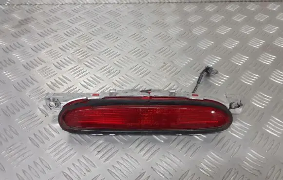 Chrysler 300M Third/center stoplight
