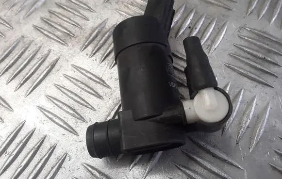 Ford Focus Windscreen/windshield washer pump 1S7117K624FE 1S7117K624