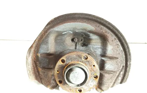 Rear wheel hub spindle/knuckle
