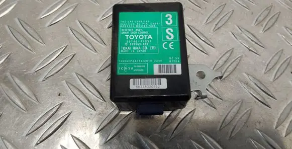 Toyota Prius (XW30) Door control unit/module 8974047031 61B663000
