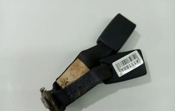 Chrysler 300 - 300C Rear seatbelt buckle 