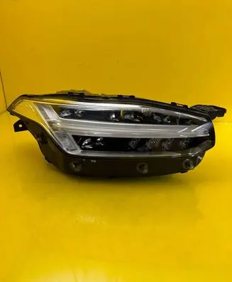 Volvo XC90 Headlight/headlamp 32342483