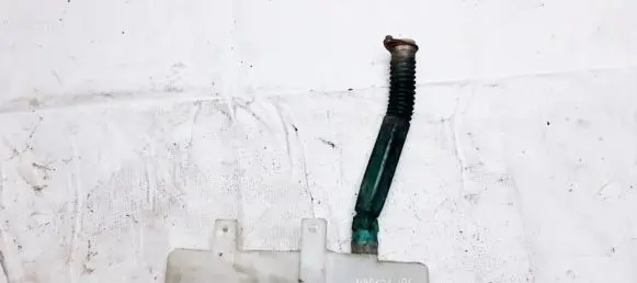 Windshield washer fluid reservoir/tank