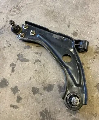 Peugeot Rifter Front lower control arm/wishbone 9813823