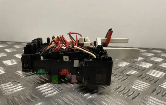Skoda Superb B8 (3V) Fuse module 5Q0937615C