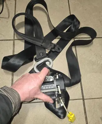 Volkswagen Caddy Front seatbelt 2K0857805E 34044285 65591