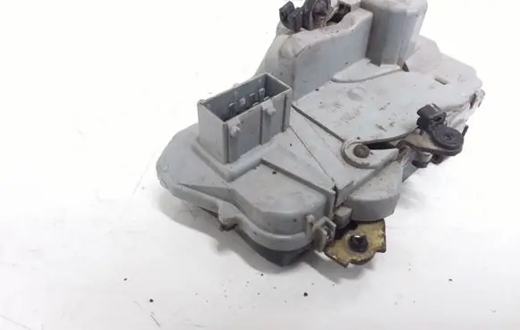 Peugeot 406 Front door lock