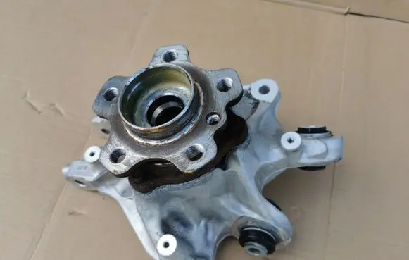 BMW X3 G01 Rear wheel hub spindle/knuckle 6879752