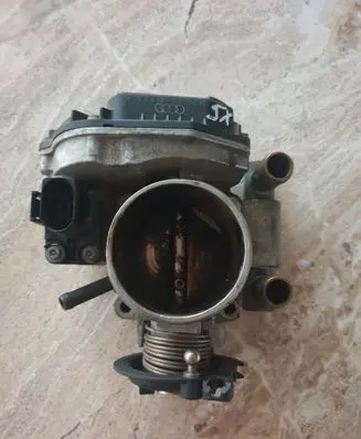Audi A4 S4 B5 8D Throttle valve 058133063