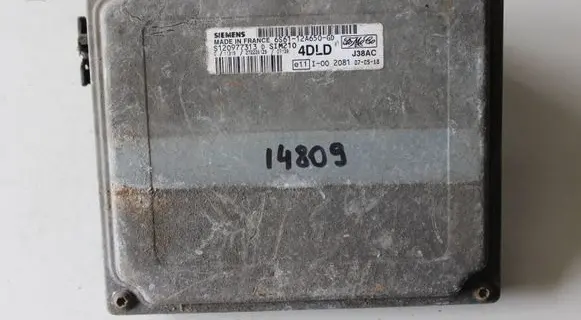 Ford Fiesta Engine control unit/module 6S6112A650GD S120977313D