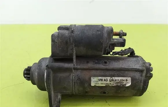 Volkswagen Golf IV Starter motor 02A911024B