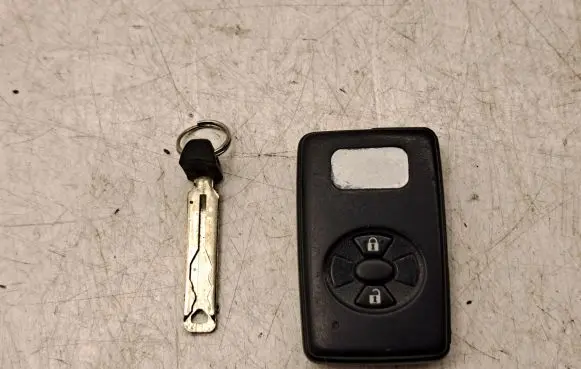 Toyota Auris 150 Ignition key/card 899040D030 6951552110