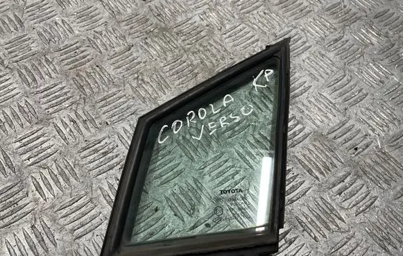 Toyota Corolla Verso E121 Front triangle window/glass 