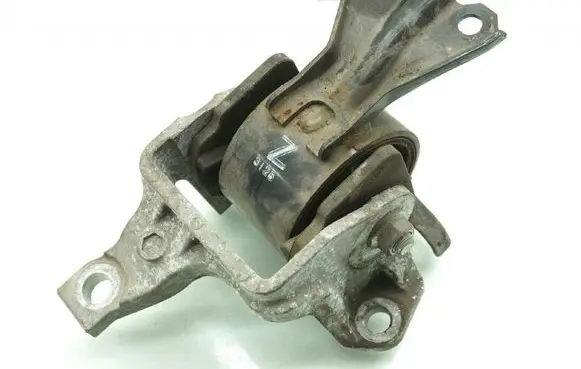 Mitsubishi ASX Gearbox mounting bracket 