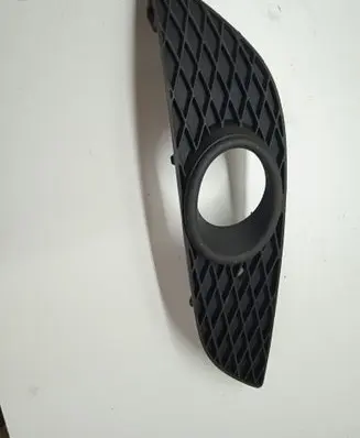 Opel Astra H Front bumper lower grill