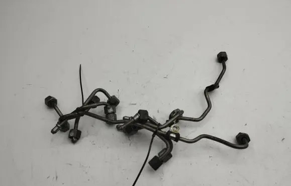 Mercedes-Benz CLS C218 X218 Fuel injector supply line/pipe 