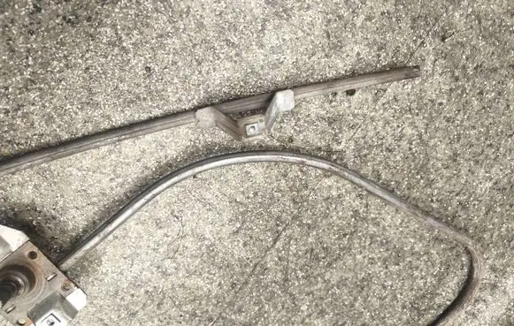 BMW 3 E30 Front door manual window regulator 