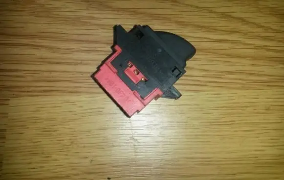 Renault Laguna I Electric window control switch 047