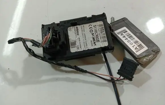 Renault Scenic II - Grand scenic II Ignition key card reader 8200125077