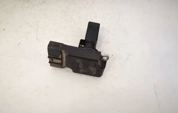 Toyota Avensis T250 Mass air flow meter 2220427010