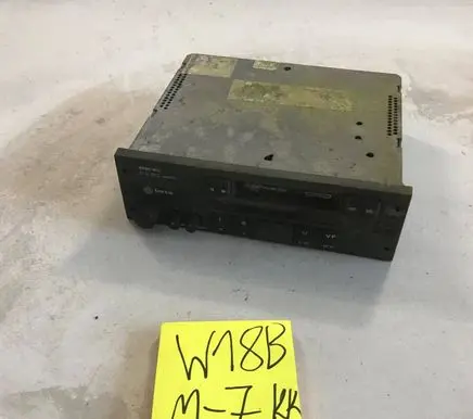 Volkswagen Golf III Radio/CD/DVD/GPS head unit VWZ2Z2N4317236