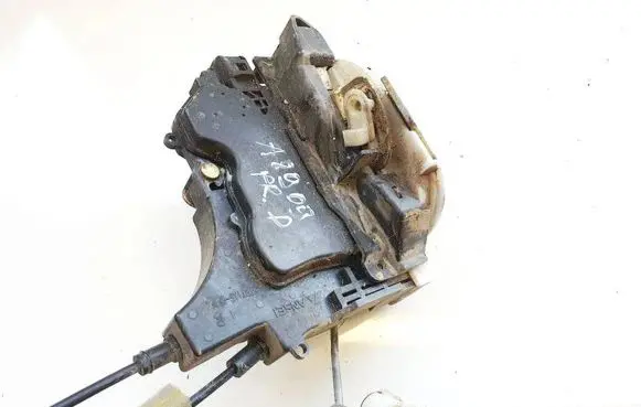 Mitsubishi Grandis Front door lock