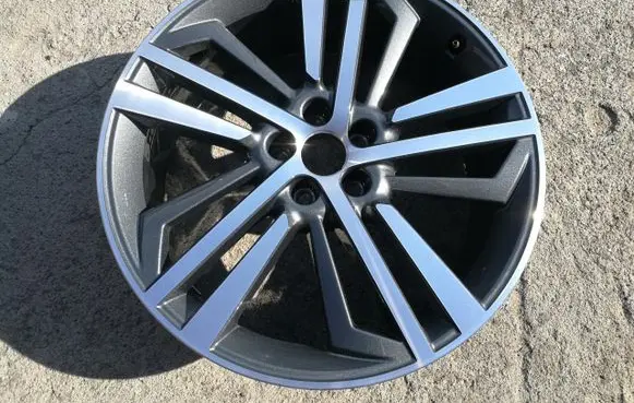 Audi Q5 SQ5 R20 alloy rim 80A601025AE