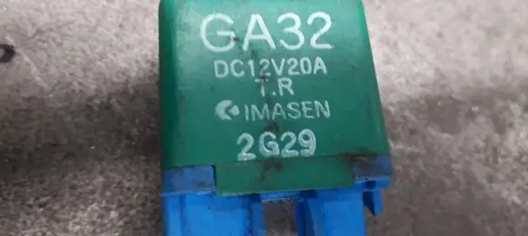 Mazda Xedos 6 Fuel pump relay 