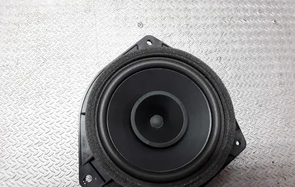 Toyota Avensis T250 Front door speaker 8616002370