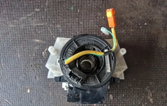 Isuzu D-Max Airbag slip ring squib (SRS ring)