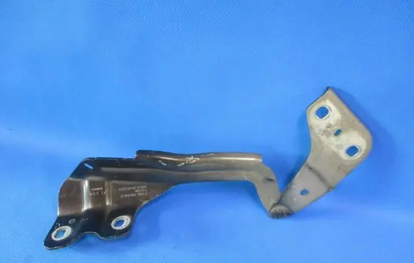 Engine bonnet/hood hinges