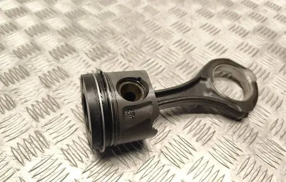 Mercedes-Benz C W204 Piston with connecting rod 72579
