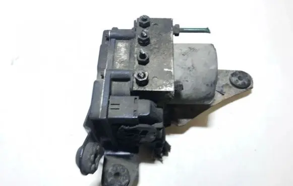 Renault Megane II ABS Pump 0265231300 8200038695
