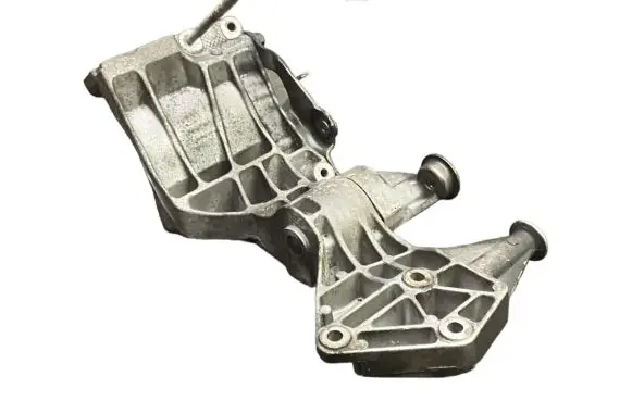 Mercedes-Benz B W245 Generator/alternator bracket A6402021040 A6402003370