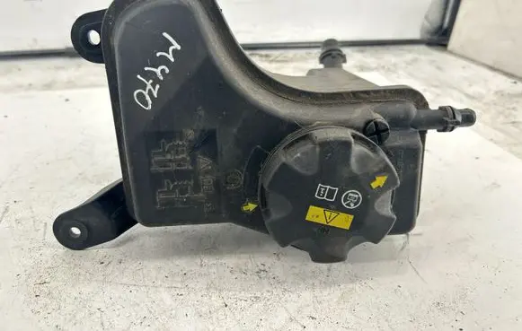 BMW X1 E84 Coolant expansion tank/reservoir 8570079
