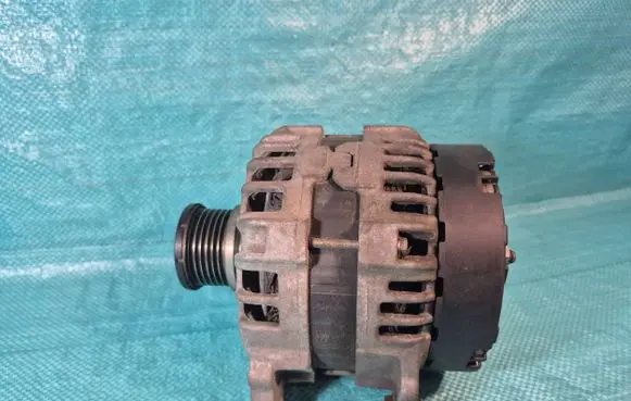 Audi A4 S4 B8 8K Generator/alternator 04L903017D 0125711130 3414