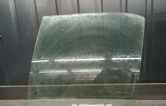 BMW 3 E36 Rear side window