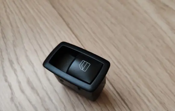 Mercedes-Benz A W169 Electric window control switch A1698205210