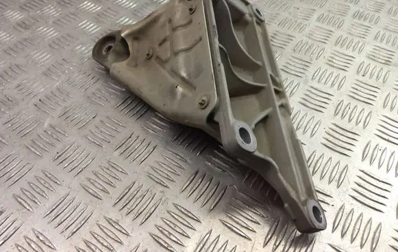 BMW X3 F25 Engine mounting bracket 6784832