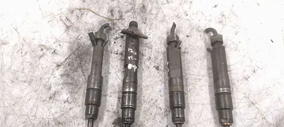 Audi A6 S6 C4 4A Fuel injectors set 028130201G
