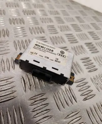 Audi A4 S4 B5 8D Alarm control unit/module 4D0951173B
