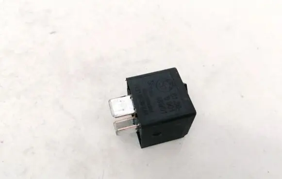 BMW 5 GT F07 Other relay 61366901469 v23136-j6-x48