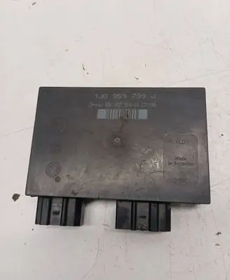 Volkswagen PASSAT B5 Comfort/convenience module 1J0959799J